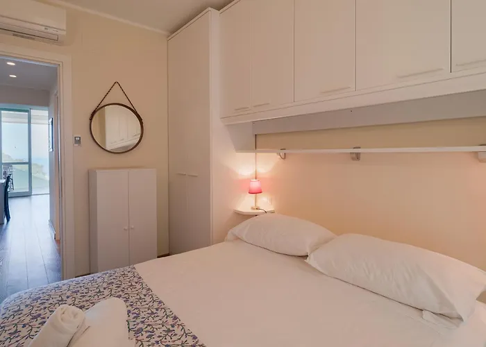 Moonstone - Seaview, Parking, Wifi * Vallecrosia